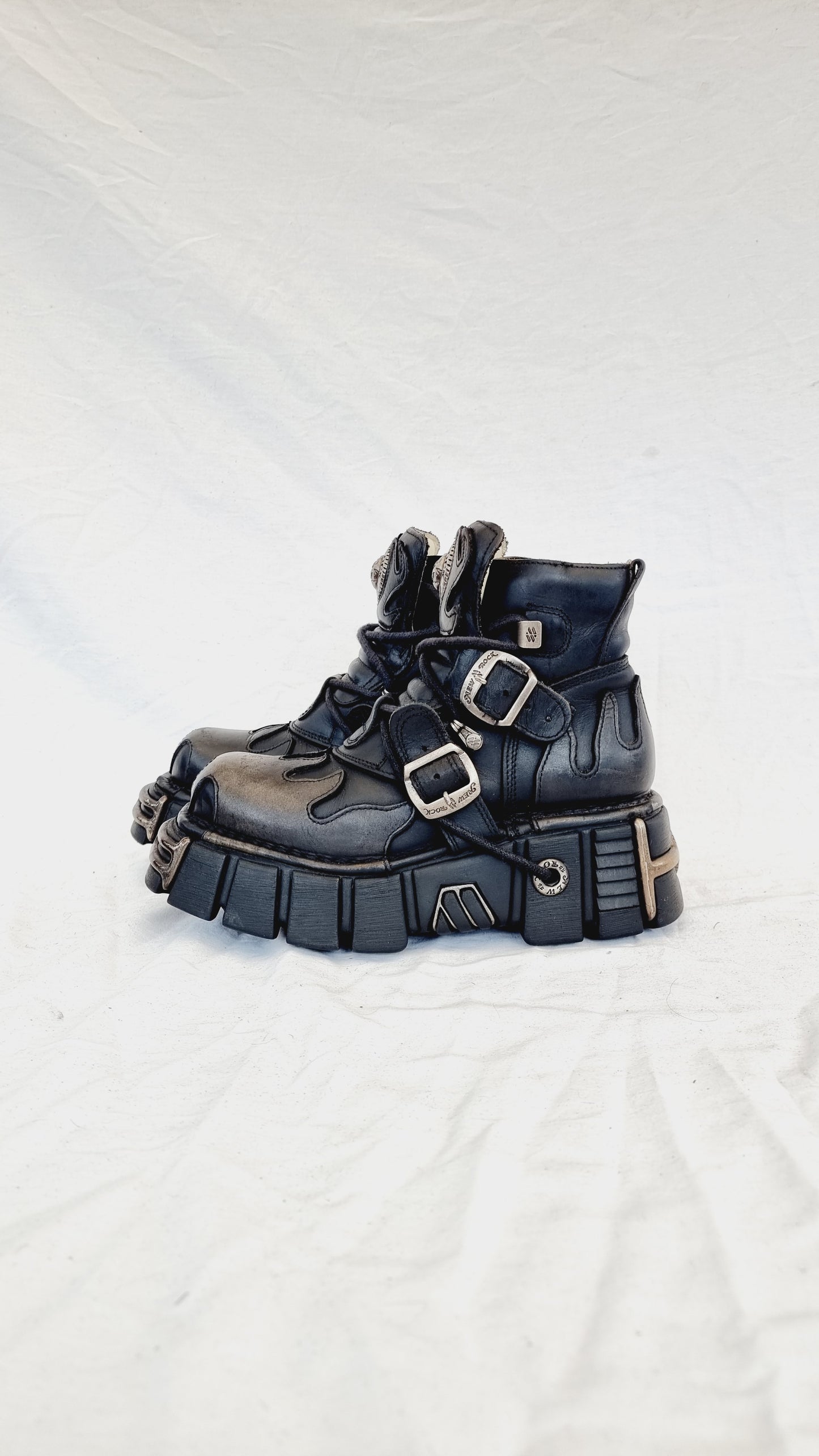 EU 38 / UK 5 New Rock Boots