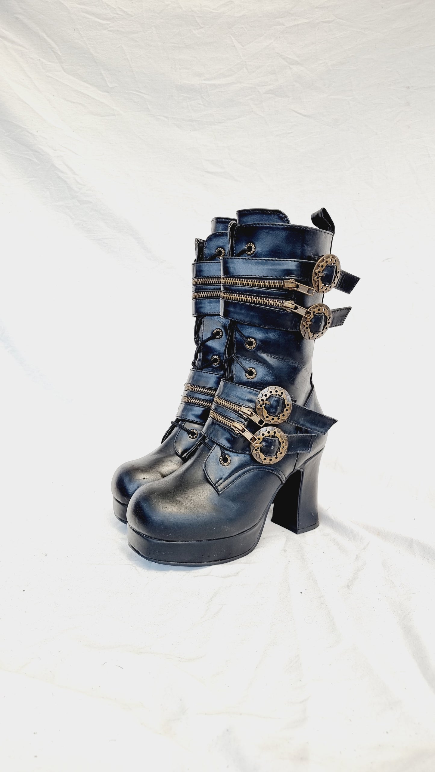 EU 40 / UK 7 Demonia Shoes