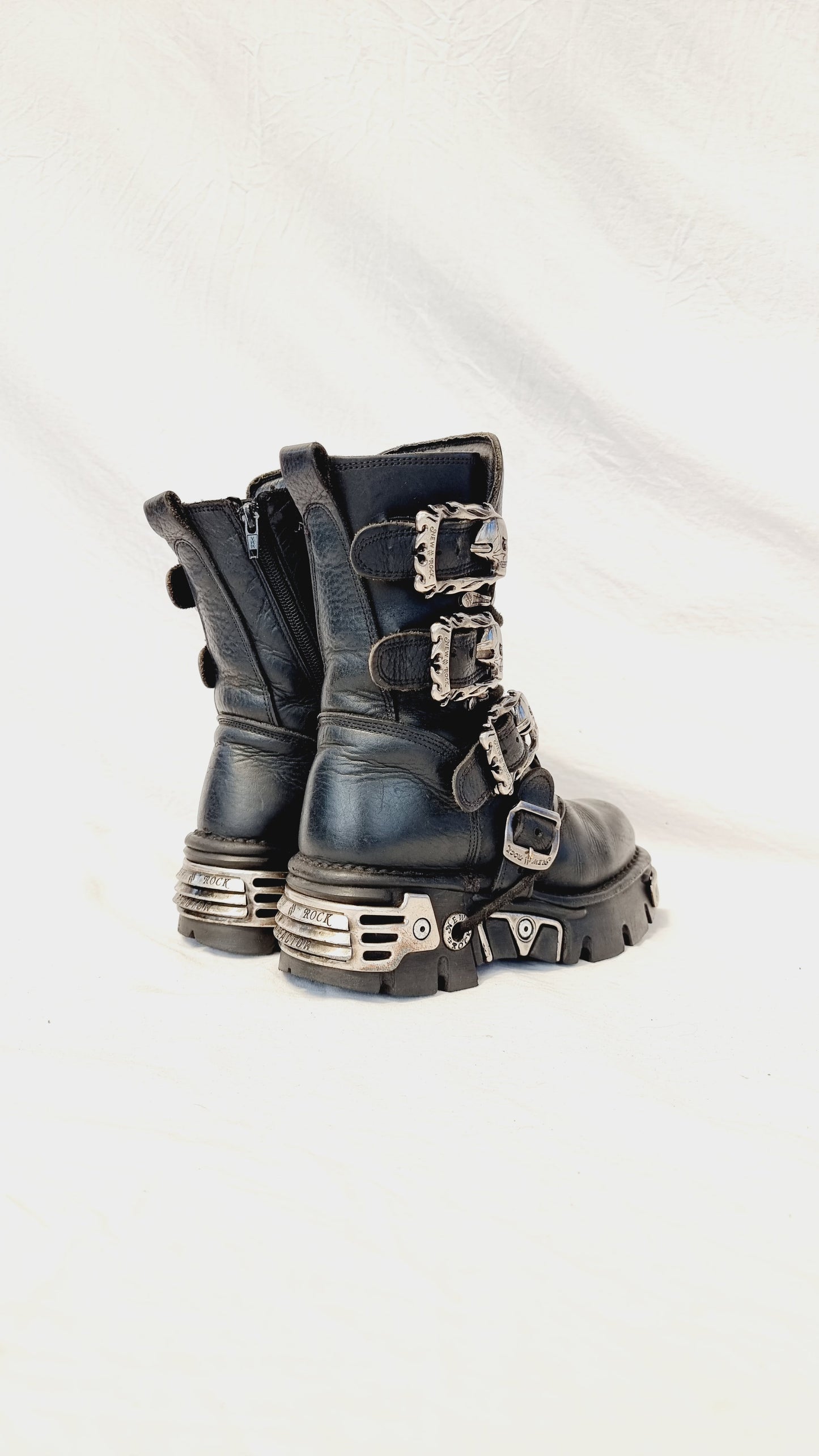 EU 36 / UK 3 New Rock Boots