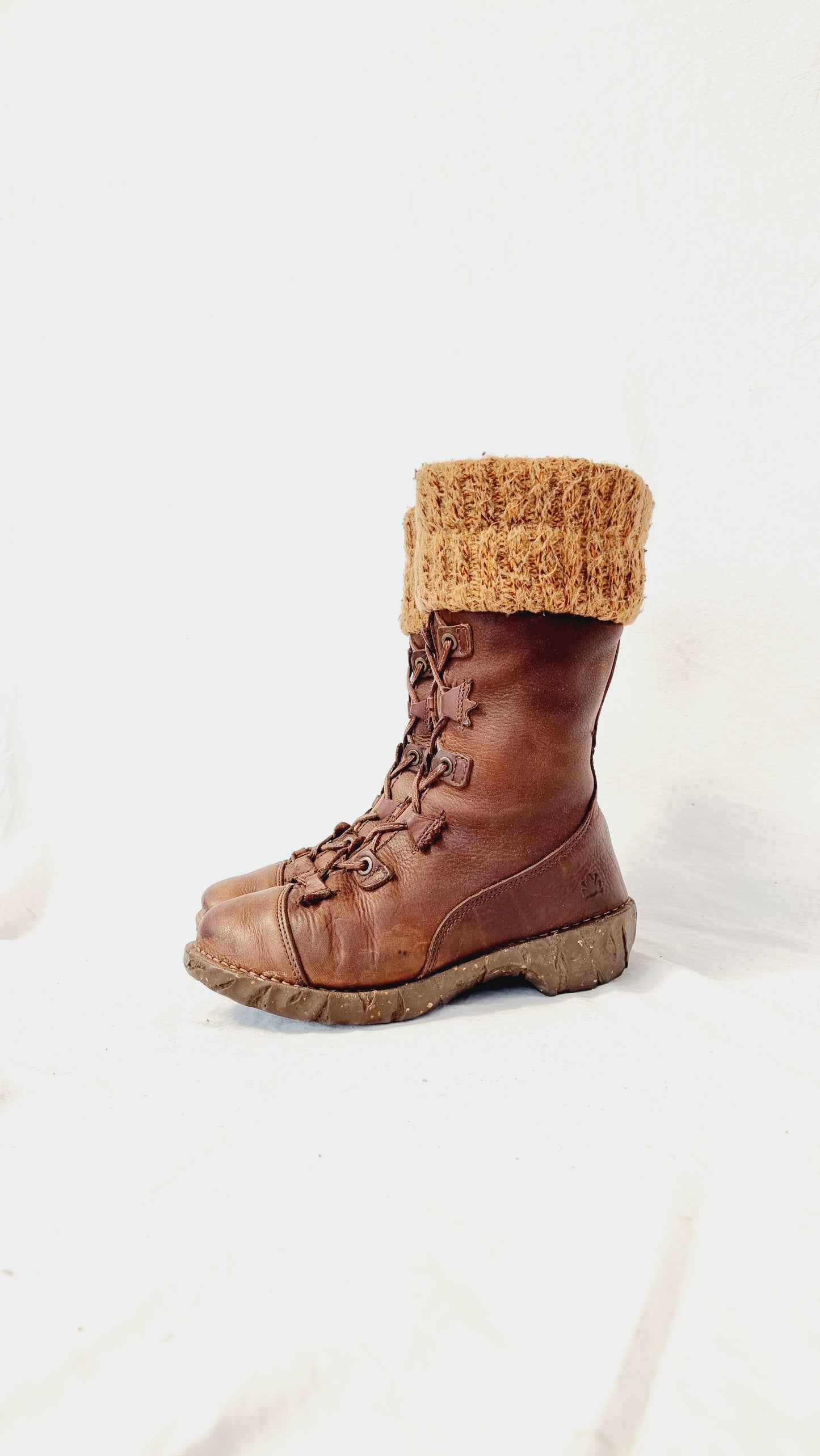 EU 38 / UK 5 El Naturalista Boots