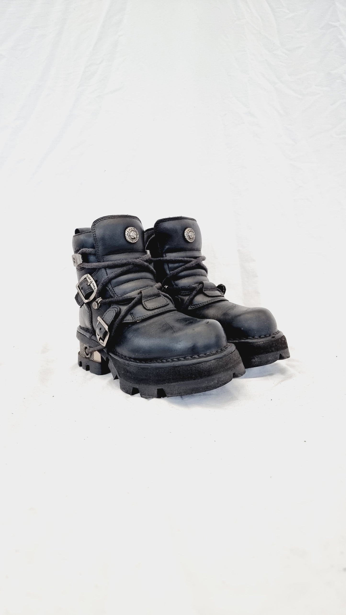 EU 35 / UK 2.5 New Rock Boots