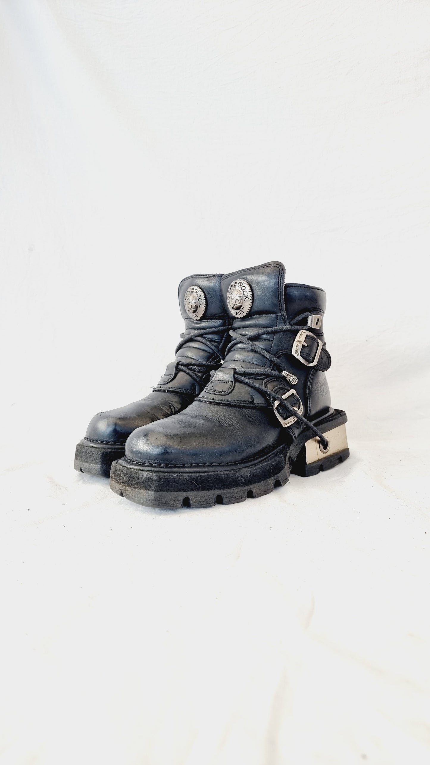 EU 39 / UK 6 New Rock Boots