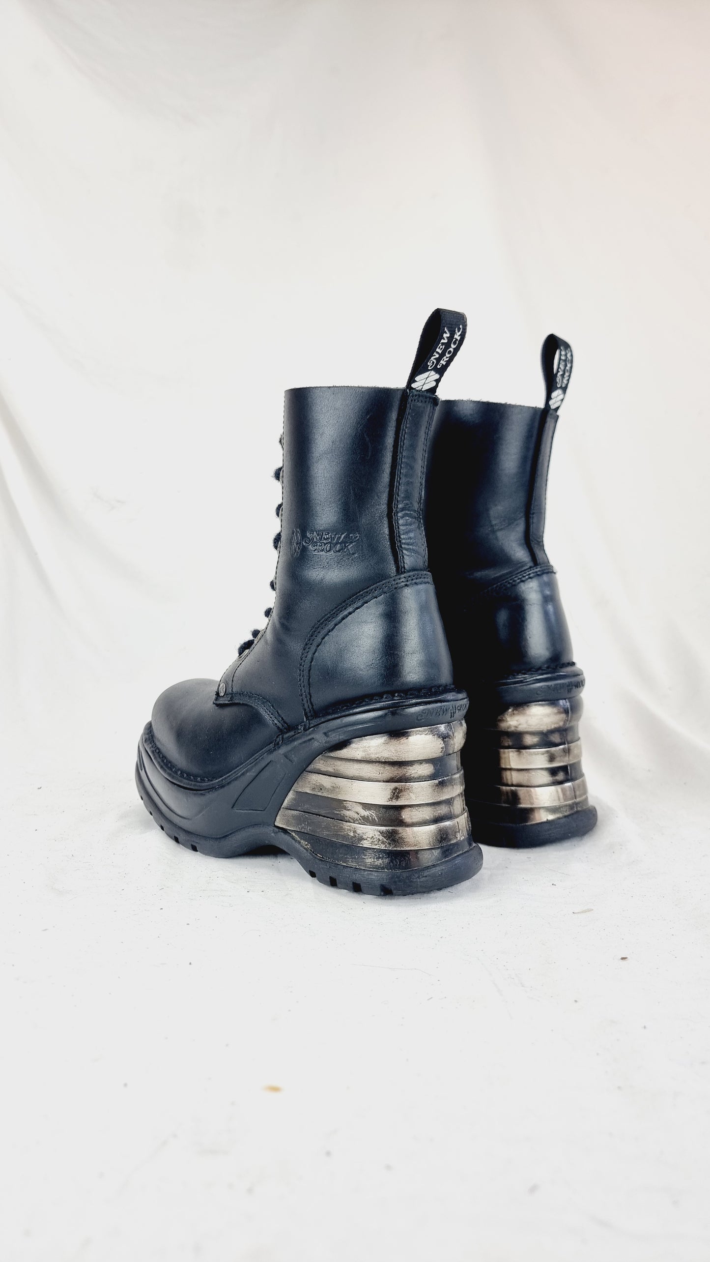 EU 38 / UK 5 New Rock Boots