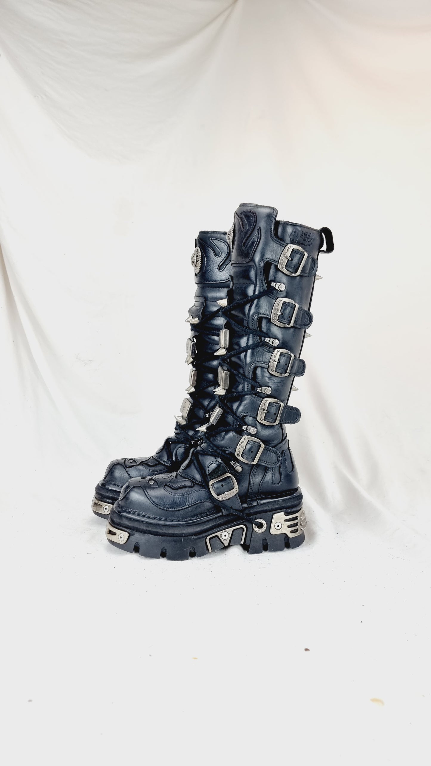 EU 38 / UK 5 New Rock Boots