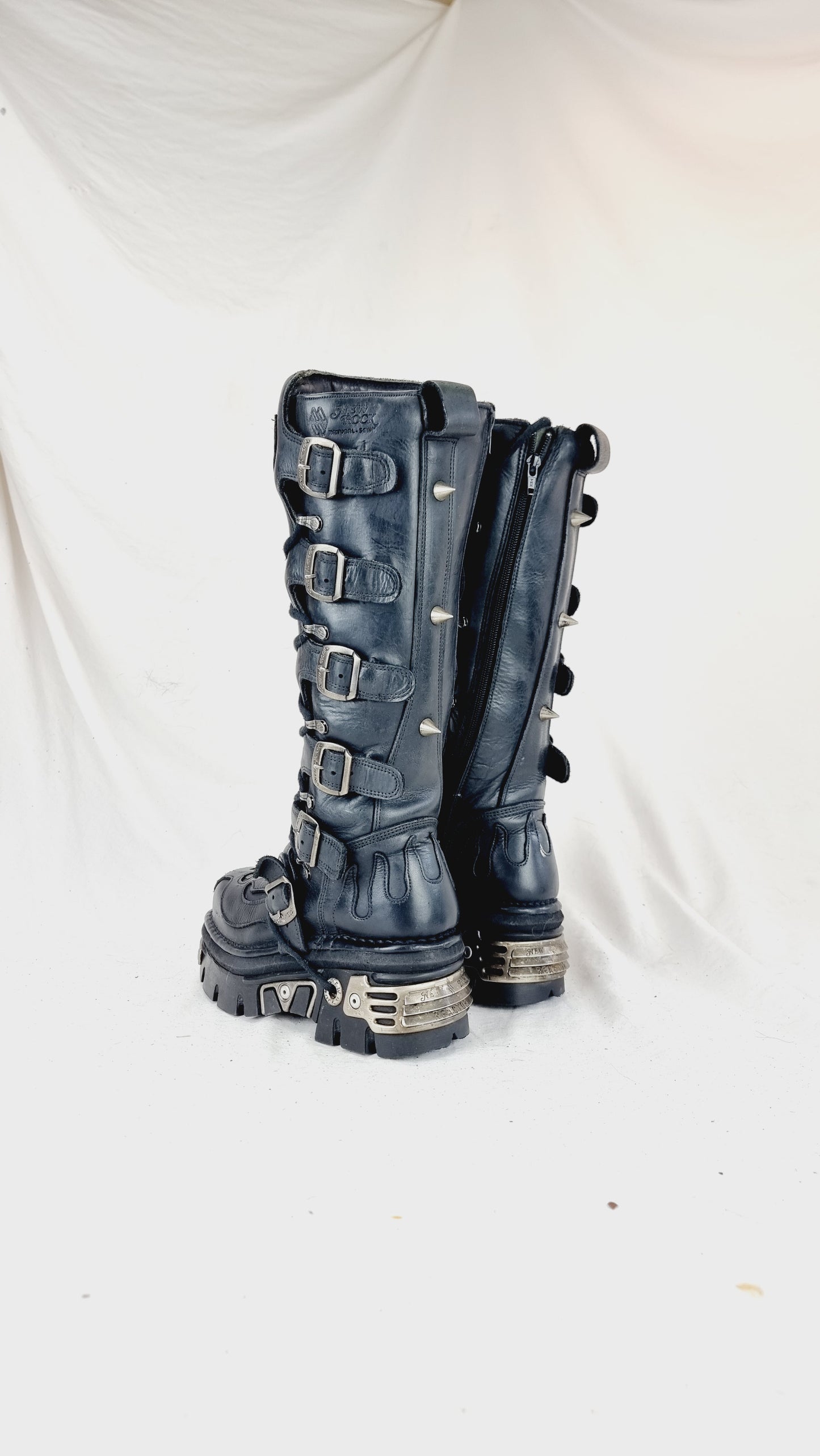 EU 38 / UK 5 New Rock Boots