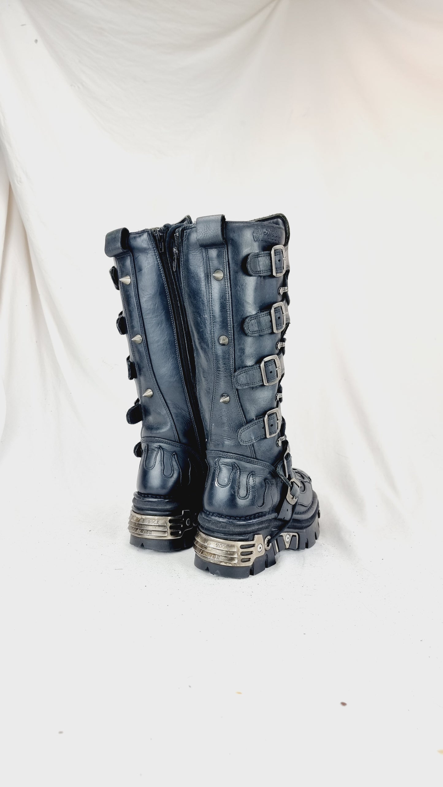 EU 38 / UK 5 New Rock Boots