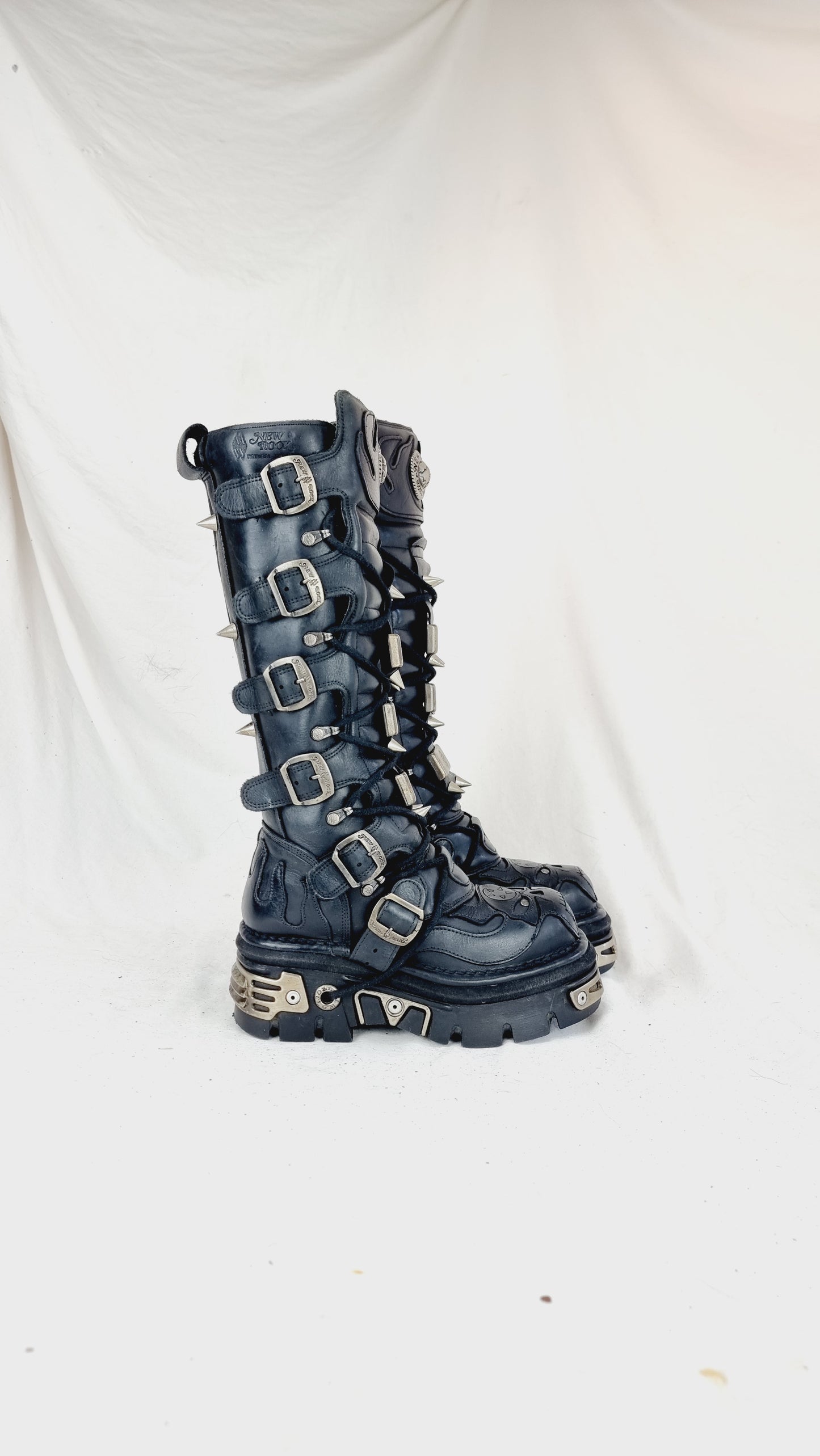 EU 38 / UK 5 New Rock Boots