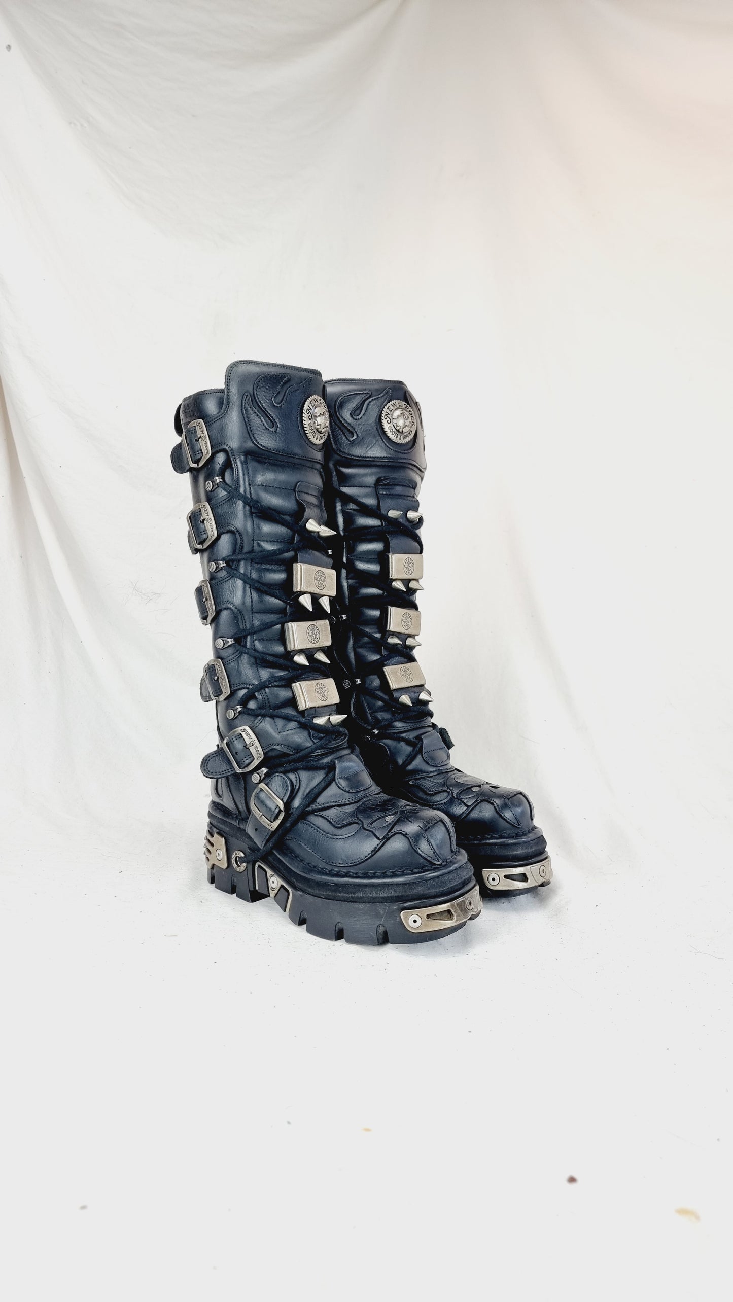 EU 38 / UK 5 New Rock Boots