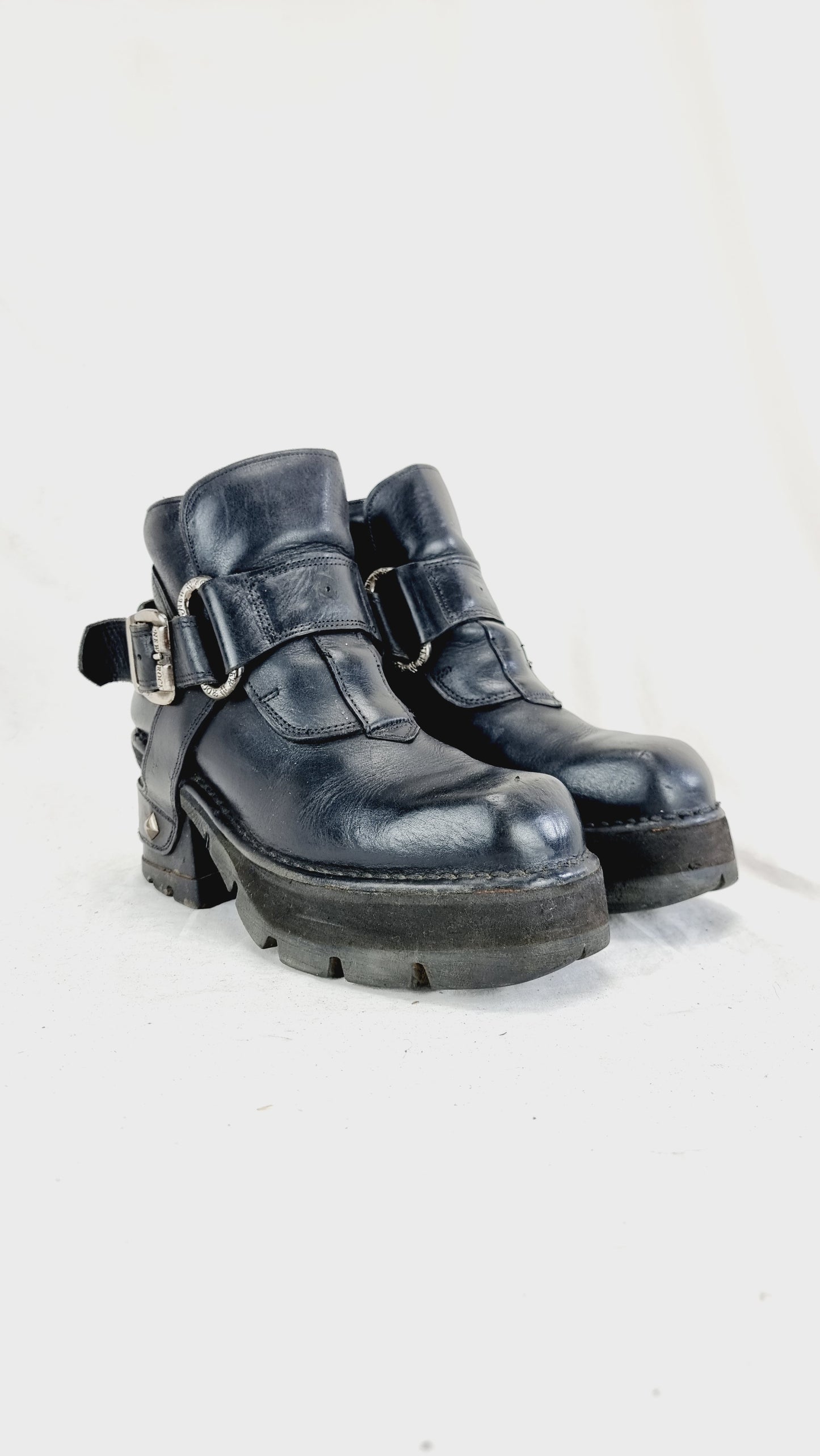 EU 36 / UK 3 New Rock Boots