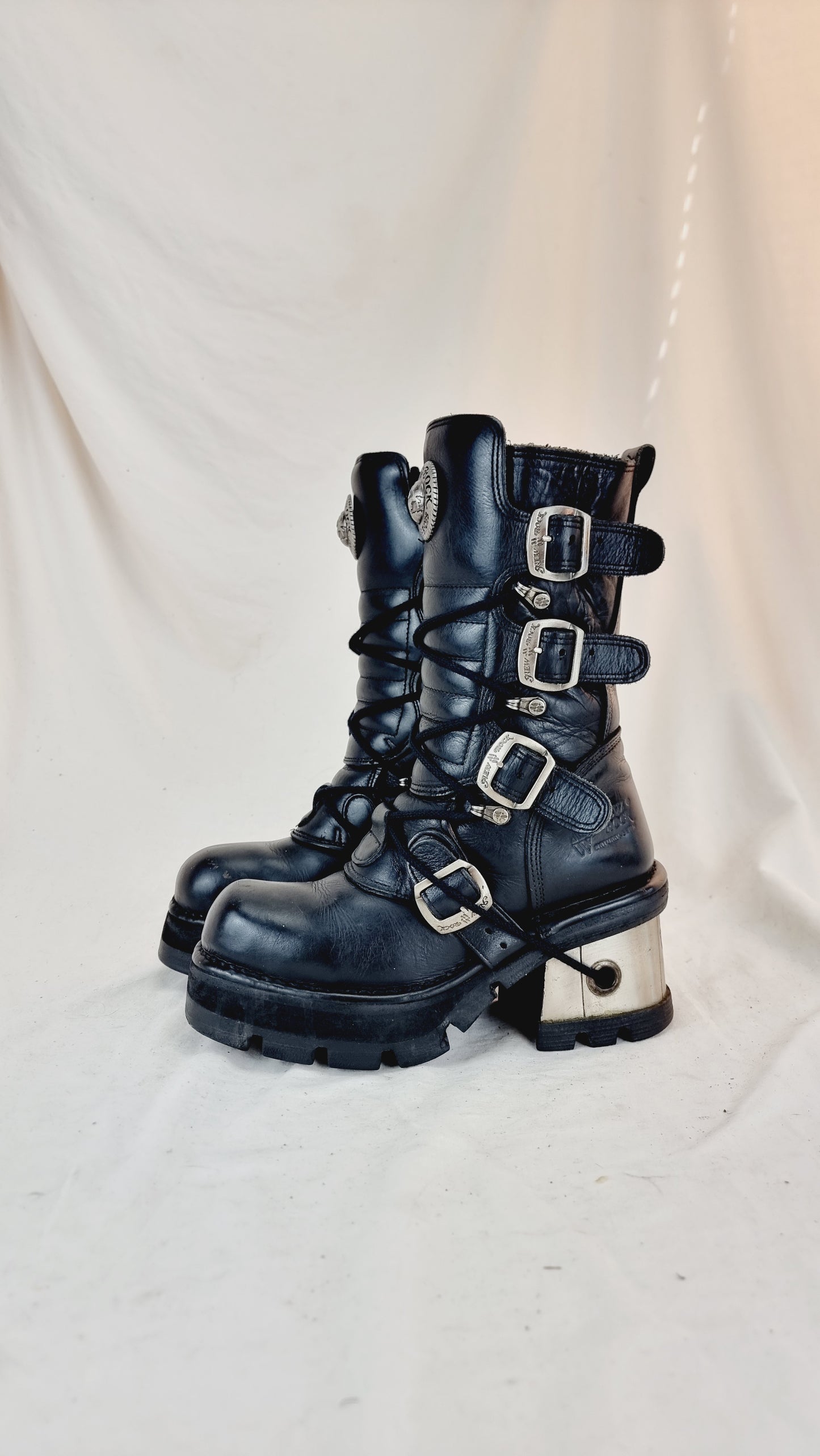 EU 38 / UK 5 New Rock Boots