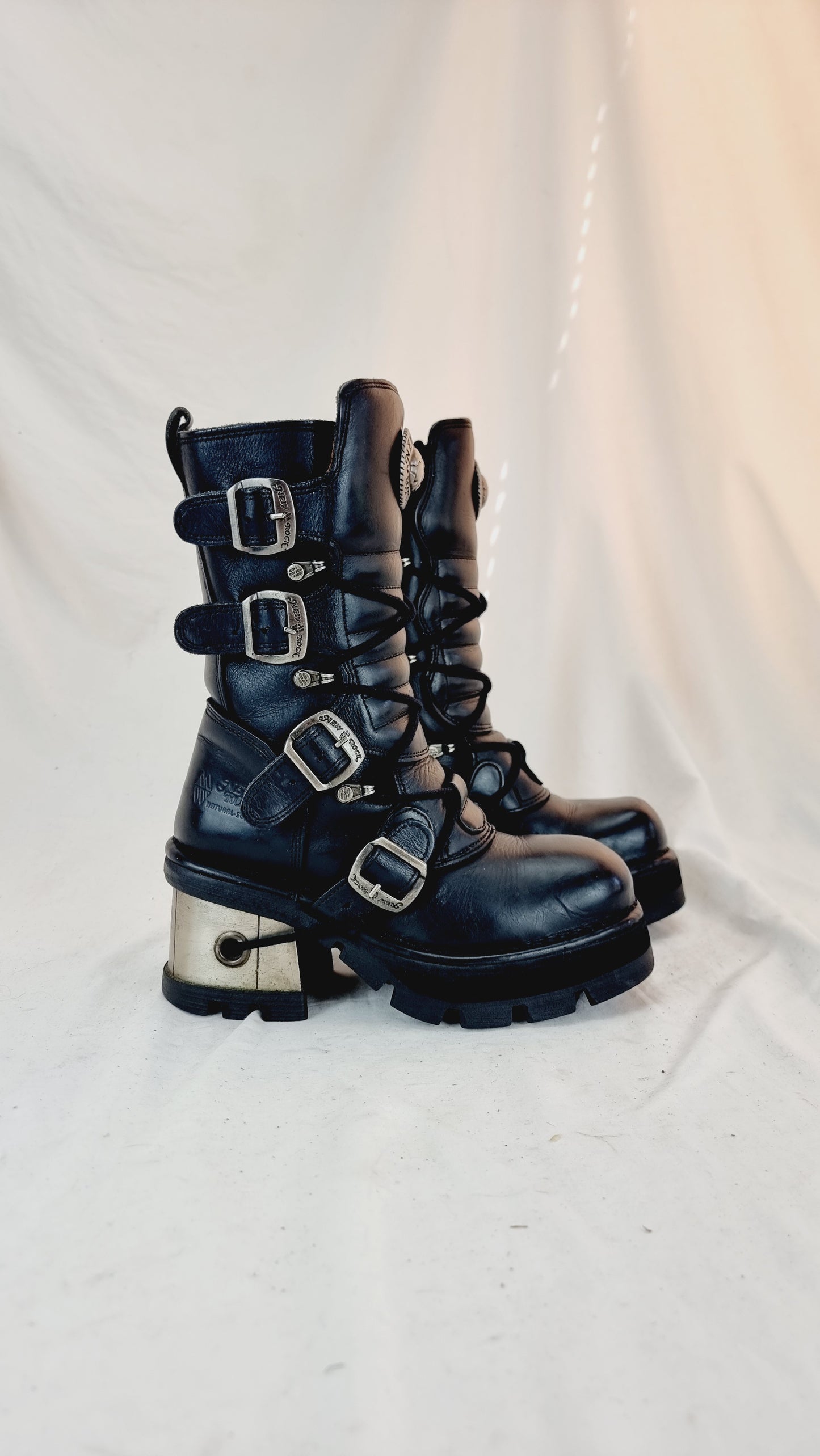 EU 38 / UK 5 New Rock Boots