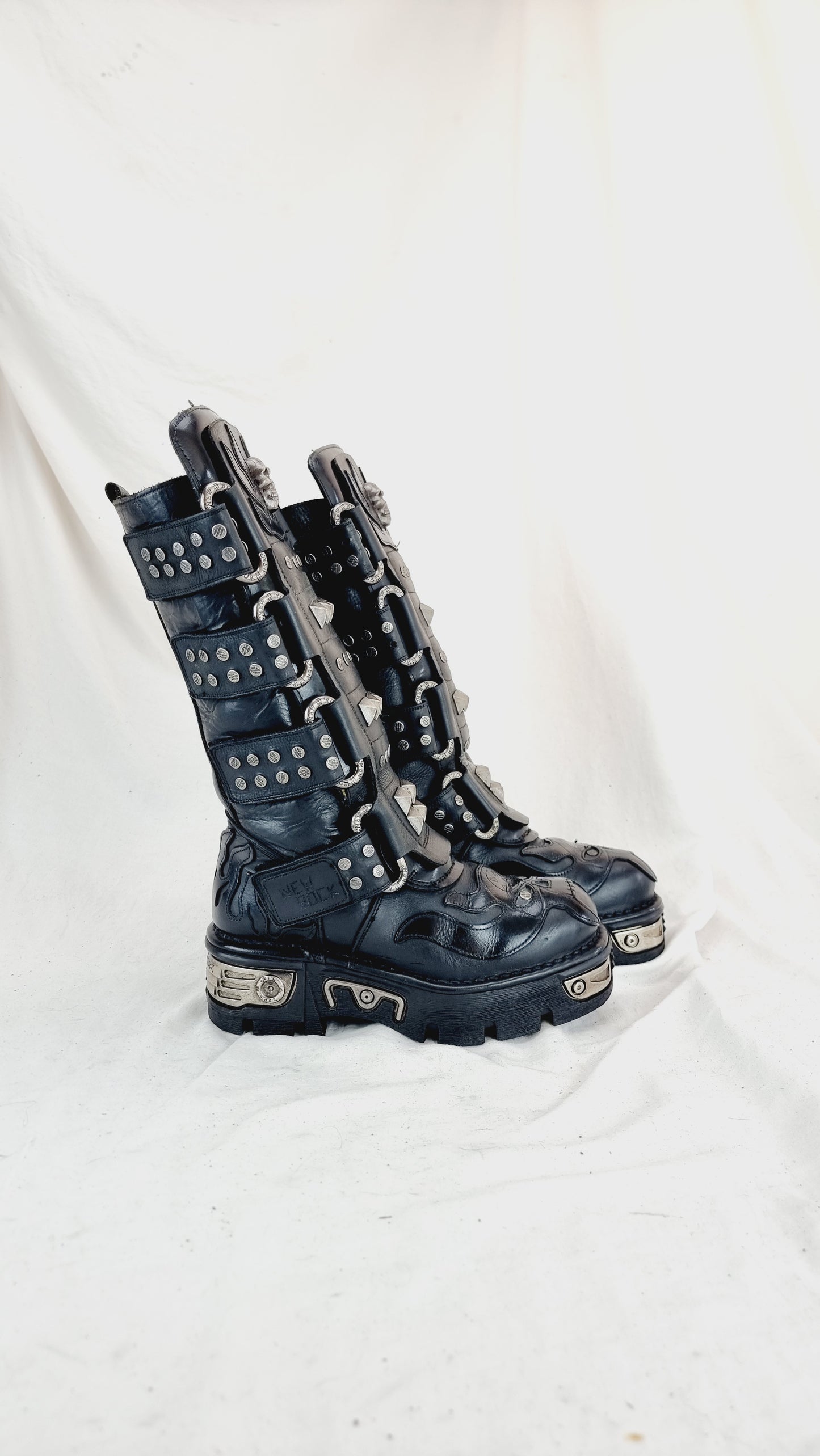 EU 39 / UK 6 New Rock Boots