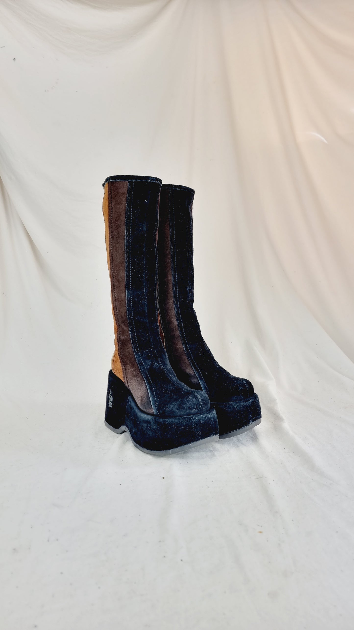 EU 39 / UK 6 El Dantes Boots