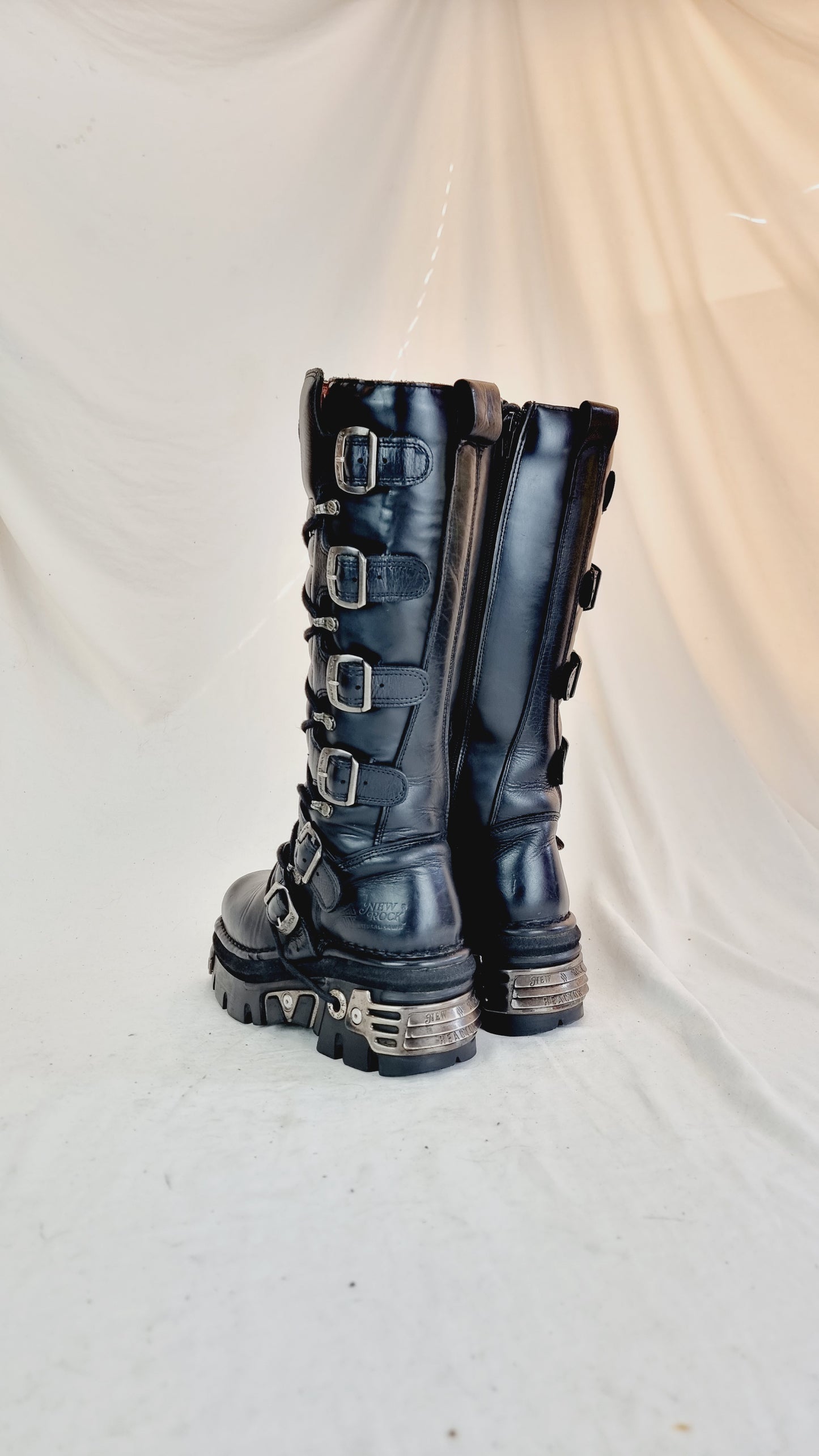 EU 37 / UK 4 New Rock Boots