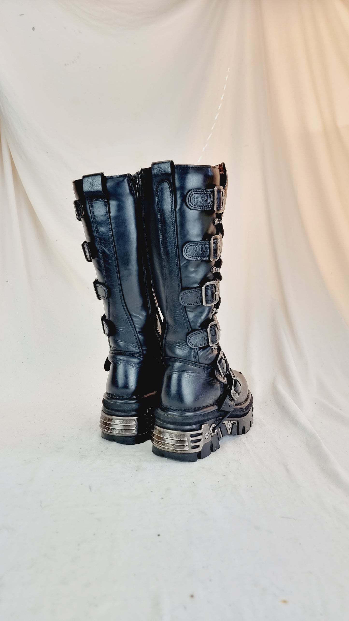 EU 37 / UK 4 New Rock Boots