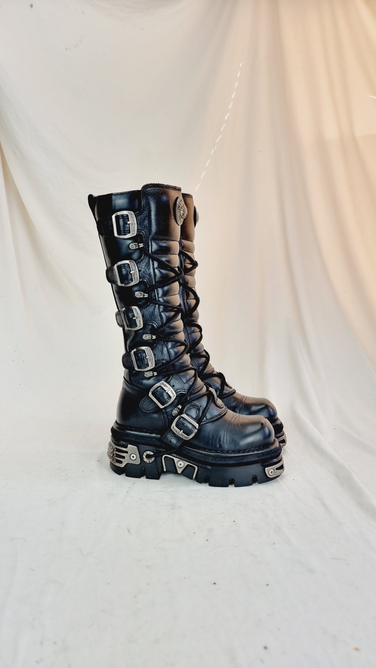 EU 37 / UK 4 New Rock Boots