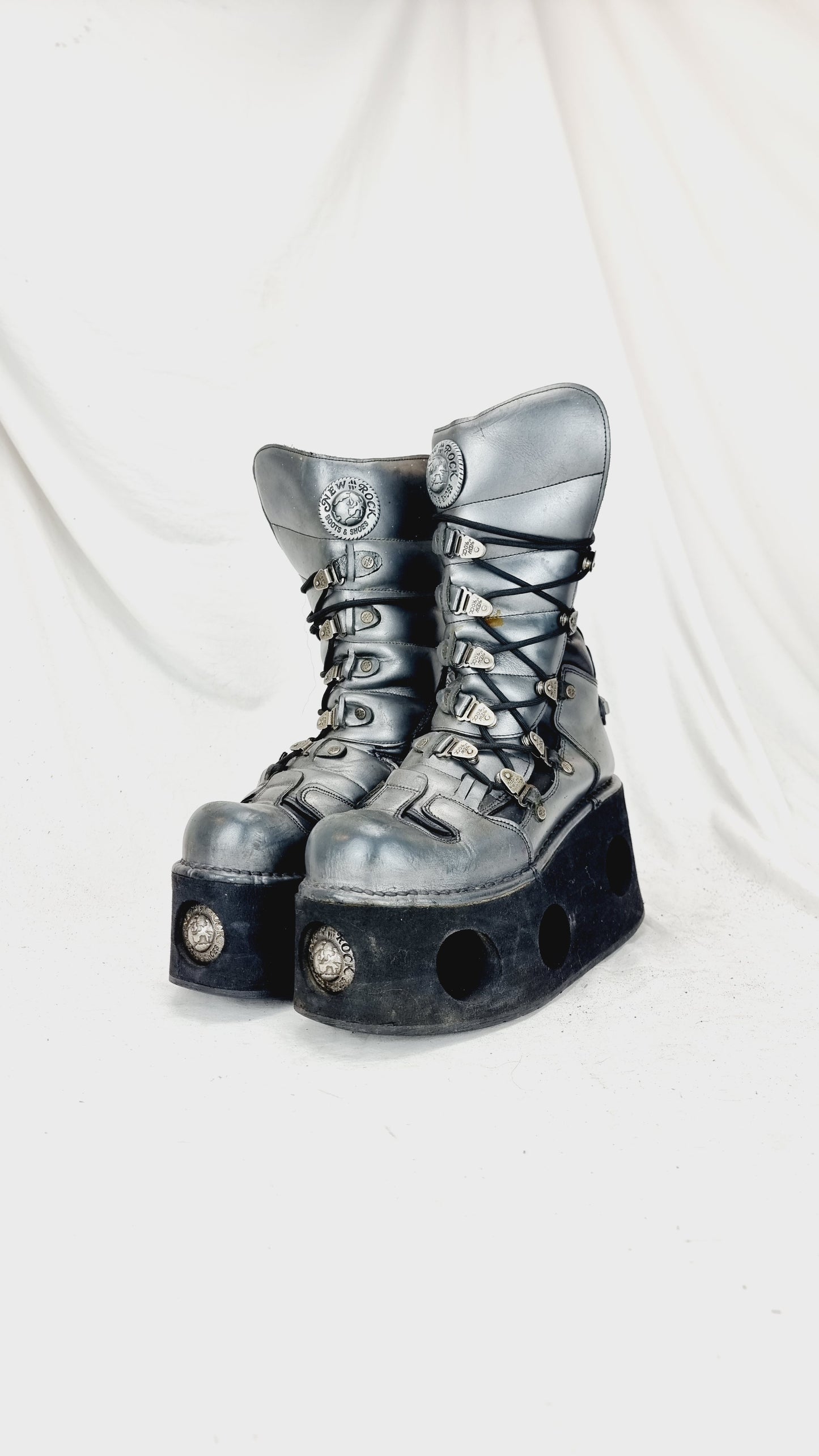 EU 39 / UK 6 New Rock Boots