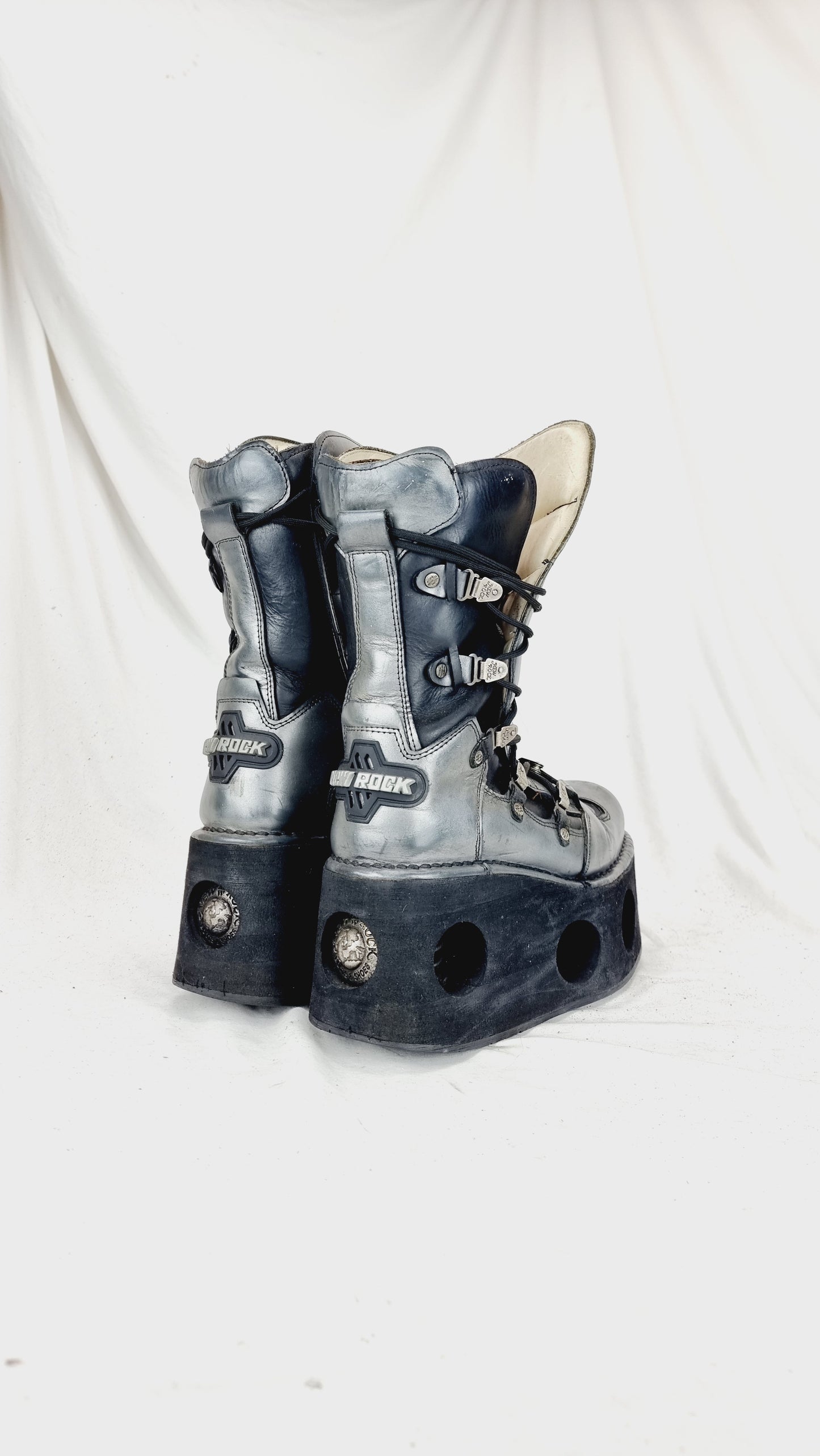 EU 39 / UK 6 New Rock Boots