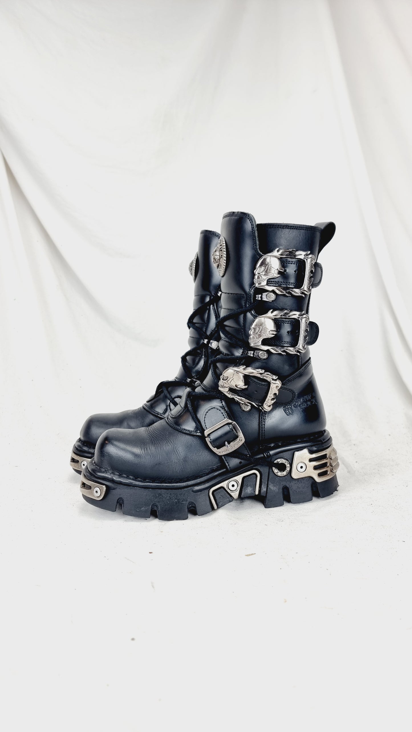 EU 38 / UK 5 New Rock Boots