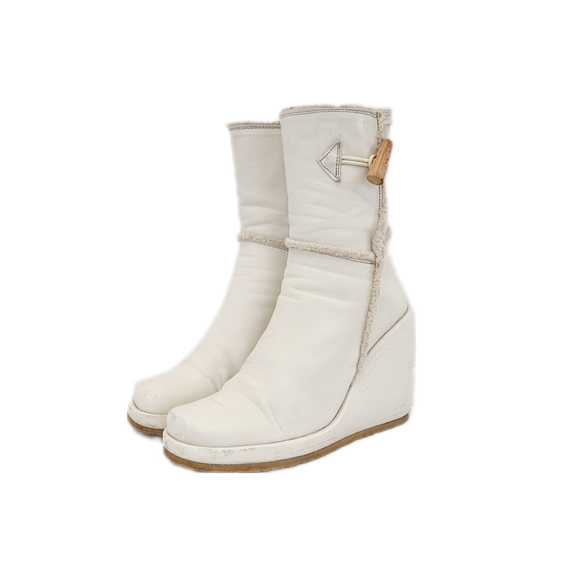 RARE White / Pale Cream Vintage 90s / Y2K Mid Calf Leather Boots with Fleece Lining by the famous 90s brand DESTROY. Very Bratz Cottagecore Style.  These cute booties have a Paddington Bear style attachment as is common with Destroy. They fasten with an inner zip, and have a chunky wedge heel.