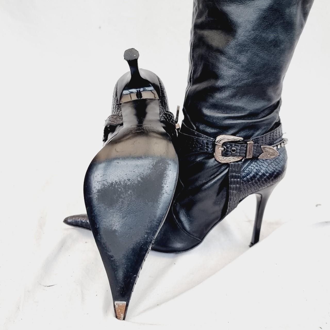 EU 38 / UK 5 El Dantes heels with buckled fronts, pointed toes