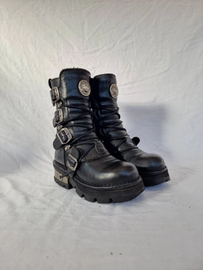 EU 38 / UK 5 New Rock Boots