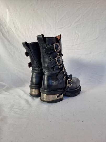 EU 38 / UK 5 New Rock Boots