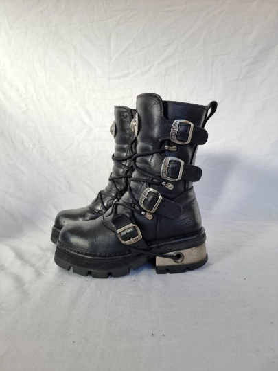 EU 38 / UK 5 New Rock Boots