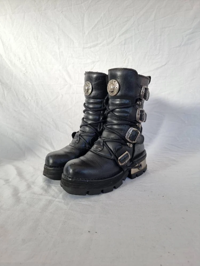 EU 38 / UK 5 New Rock Boots