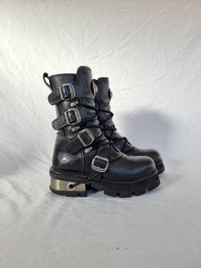 EU 38 / UK 5 New Rock Boots