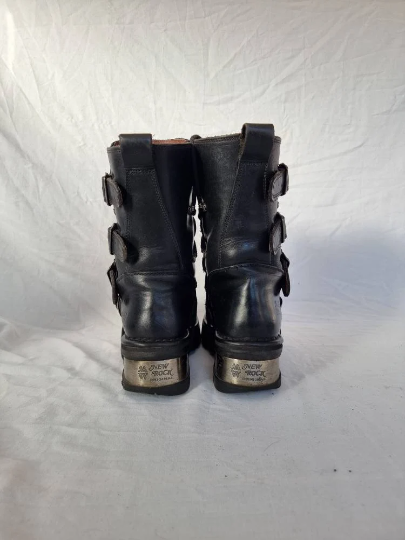 EU 38 / UK 5 New Rock Boots