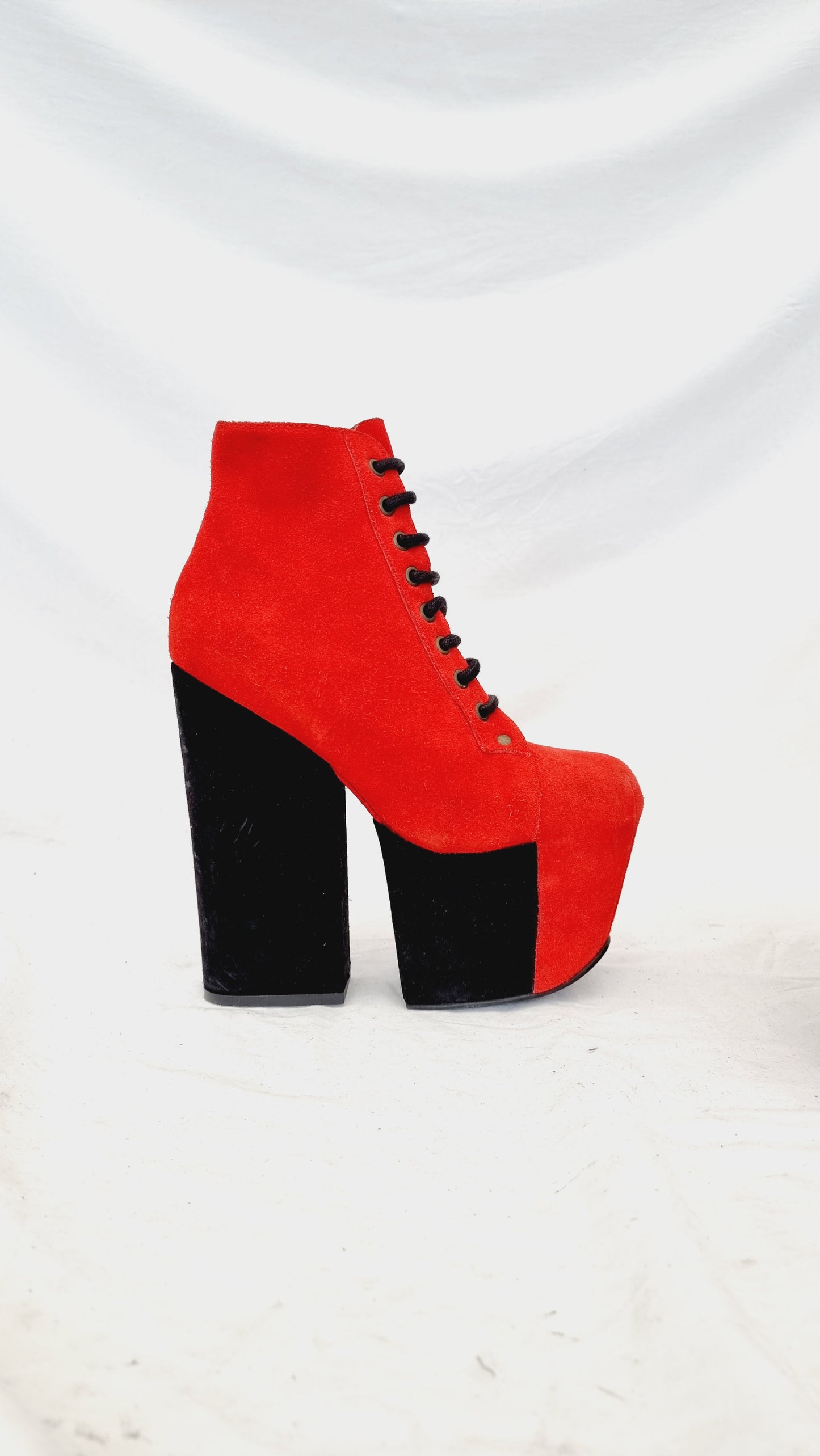 EU 39 / UK 6 Jeffrey Campbell Platforms