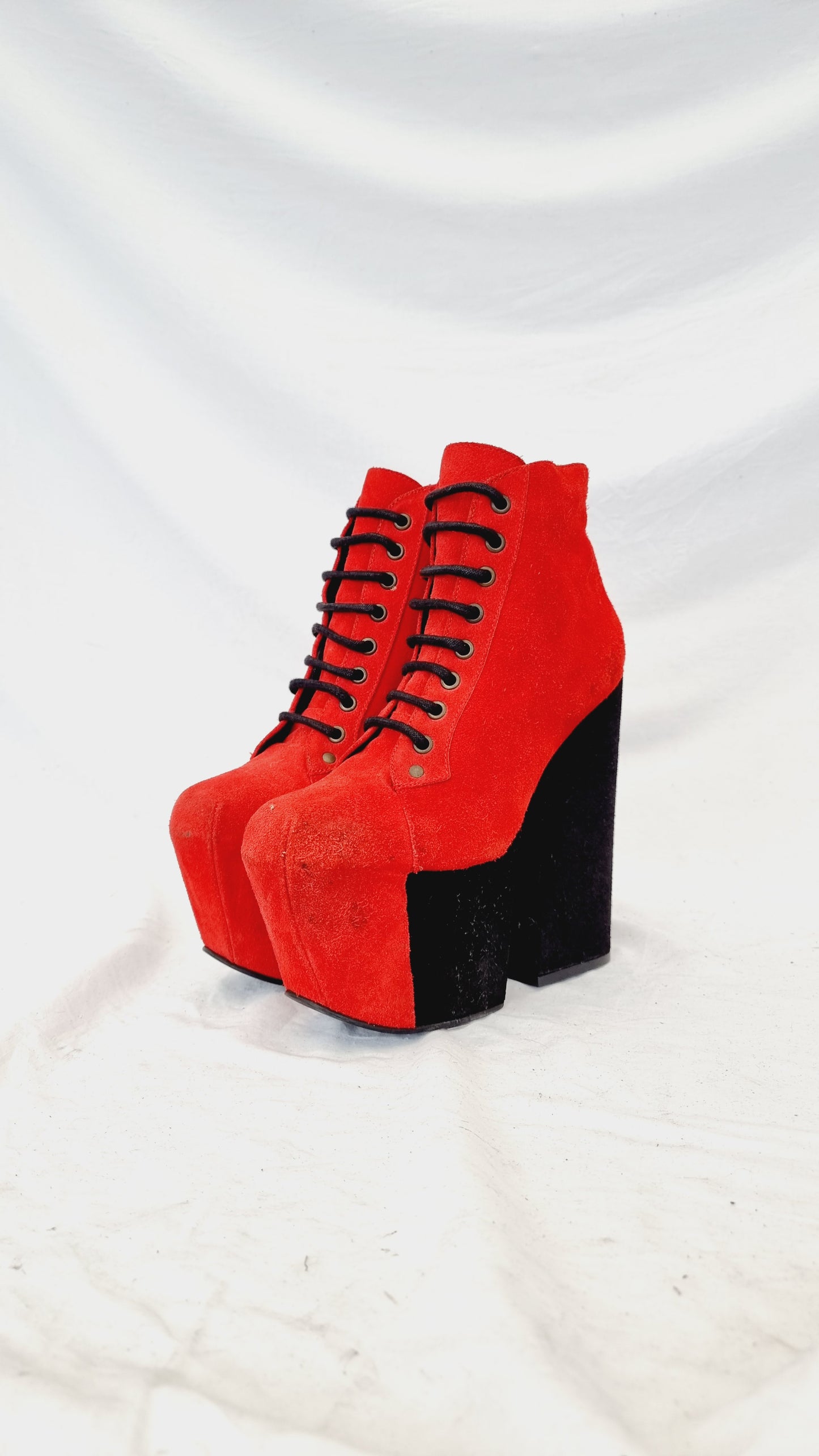 EU 39 / UK 6 Jeffrey Campbell Platforms