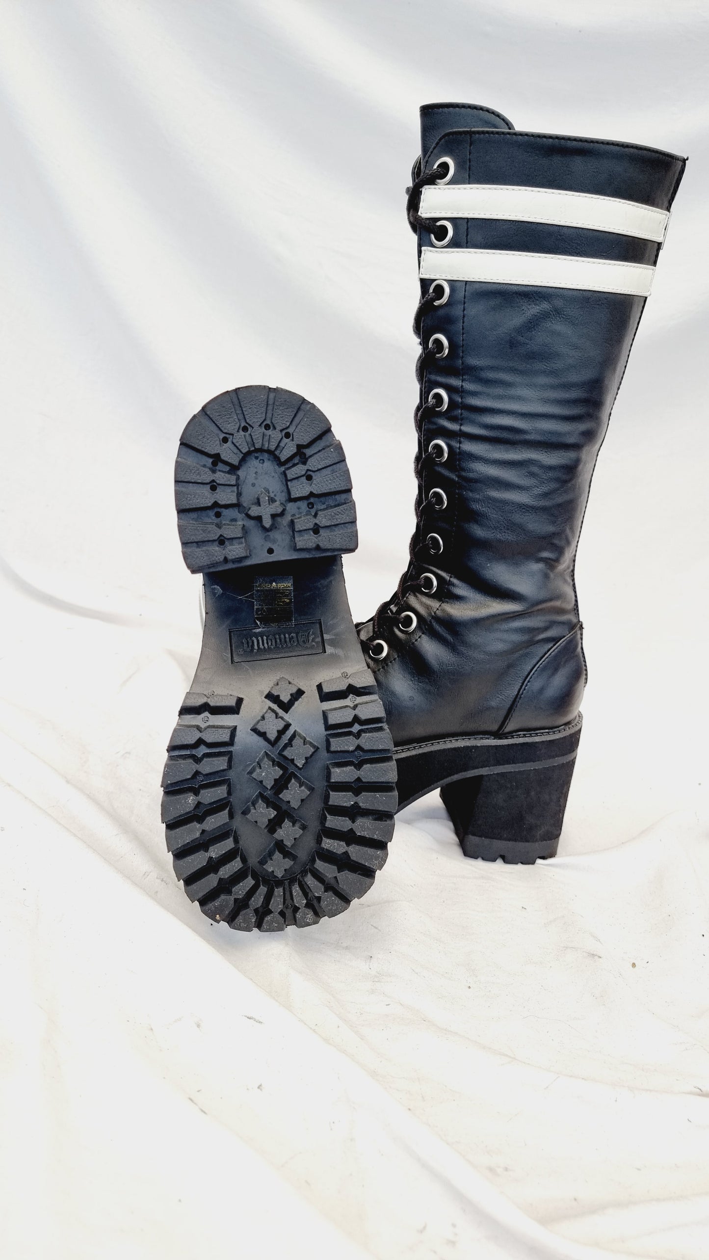 EU 38 / UK 5 Demonia Shoes