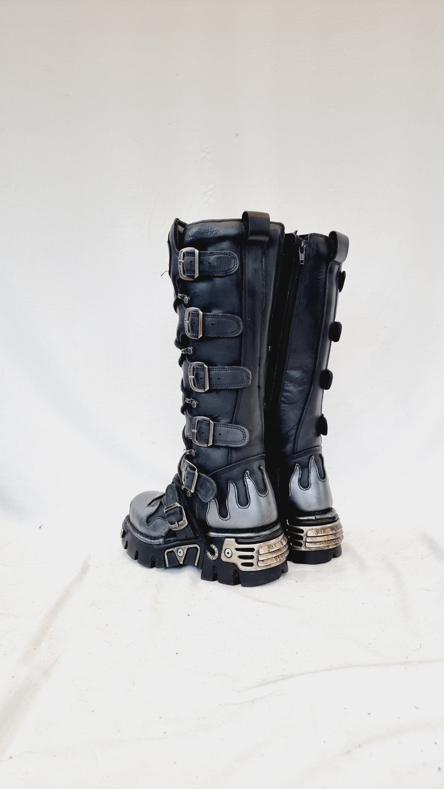 EU 38 / UK 5 New Rock Boots