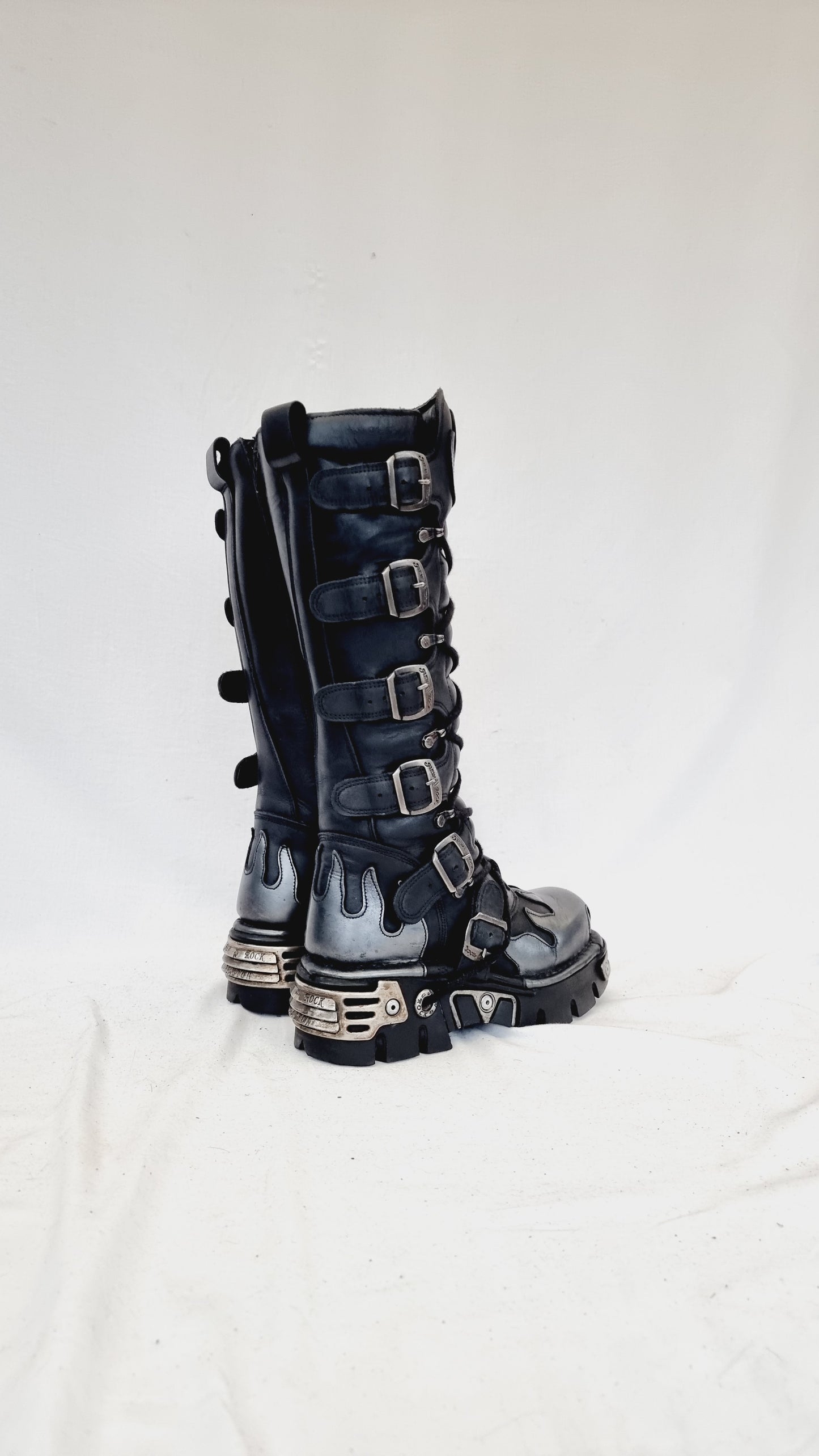 EU 38 / UK 5 New Rock Boots