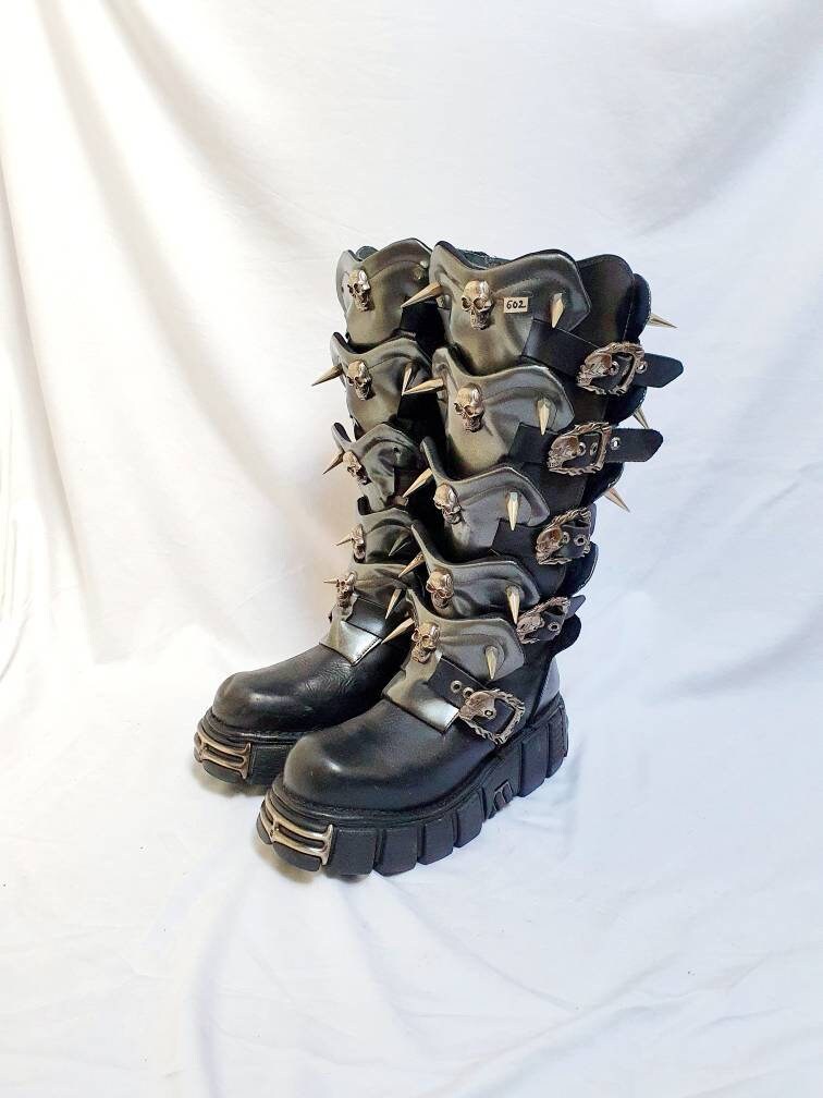 Second hand 2025 new rock boots