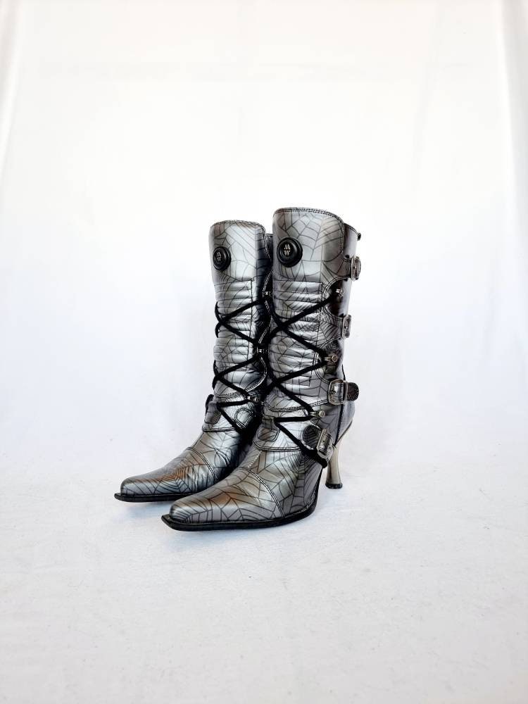 EU 37 / UK 4 New Rock Boots