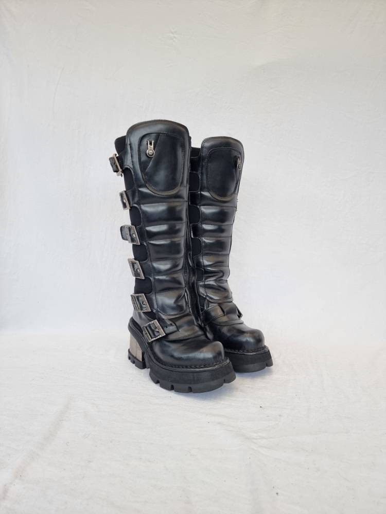 EU 36 / UK 3 New Rock Boots