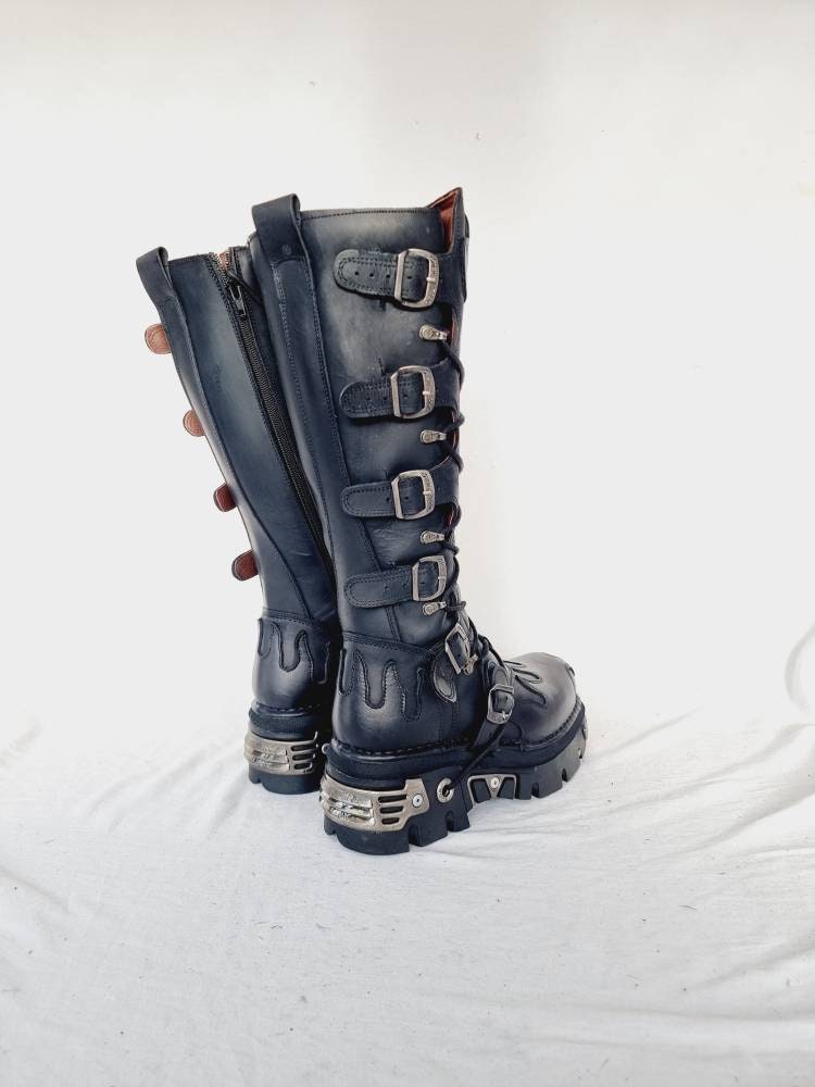 EU 42 / UK 8 New Rock Boots